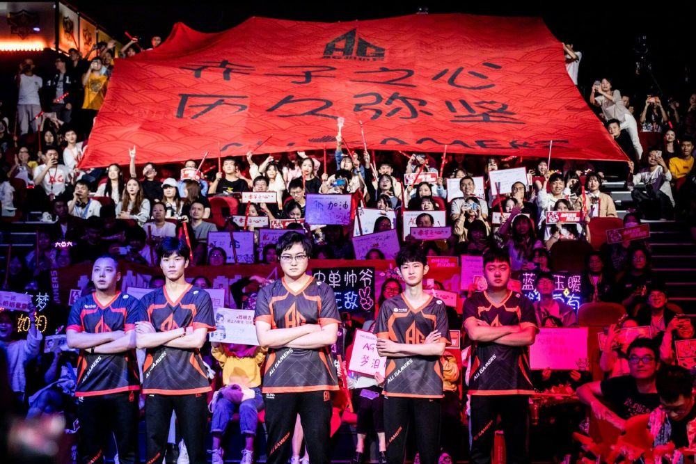 纳达尔和费