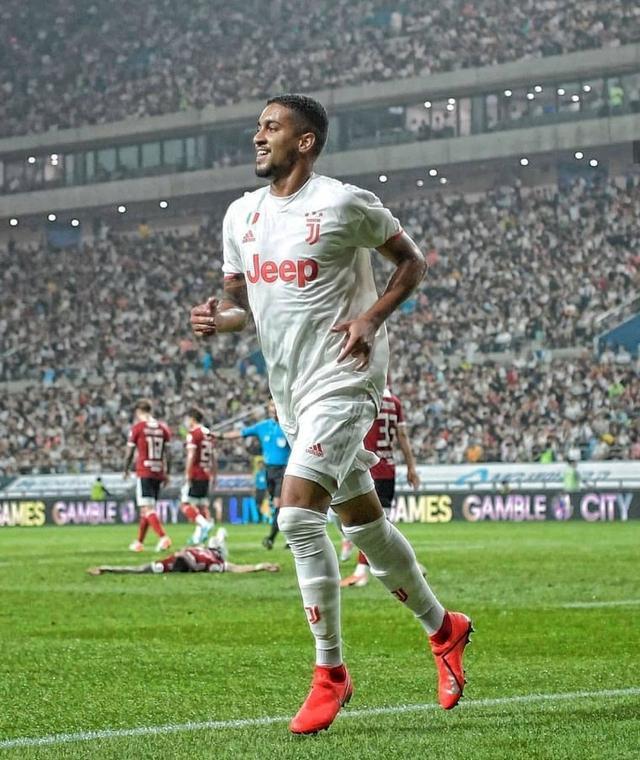 足屡次遭遇 足屡次遭遇